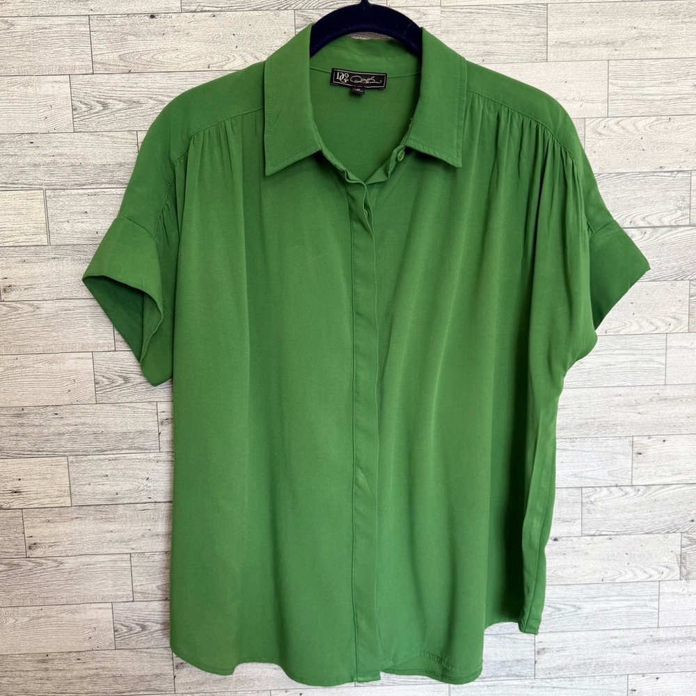 DG2 by Diane Gilman Weekender Collection Dolman Button-Up Shirt Green-Size Small